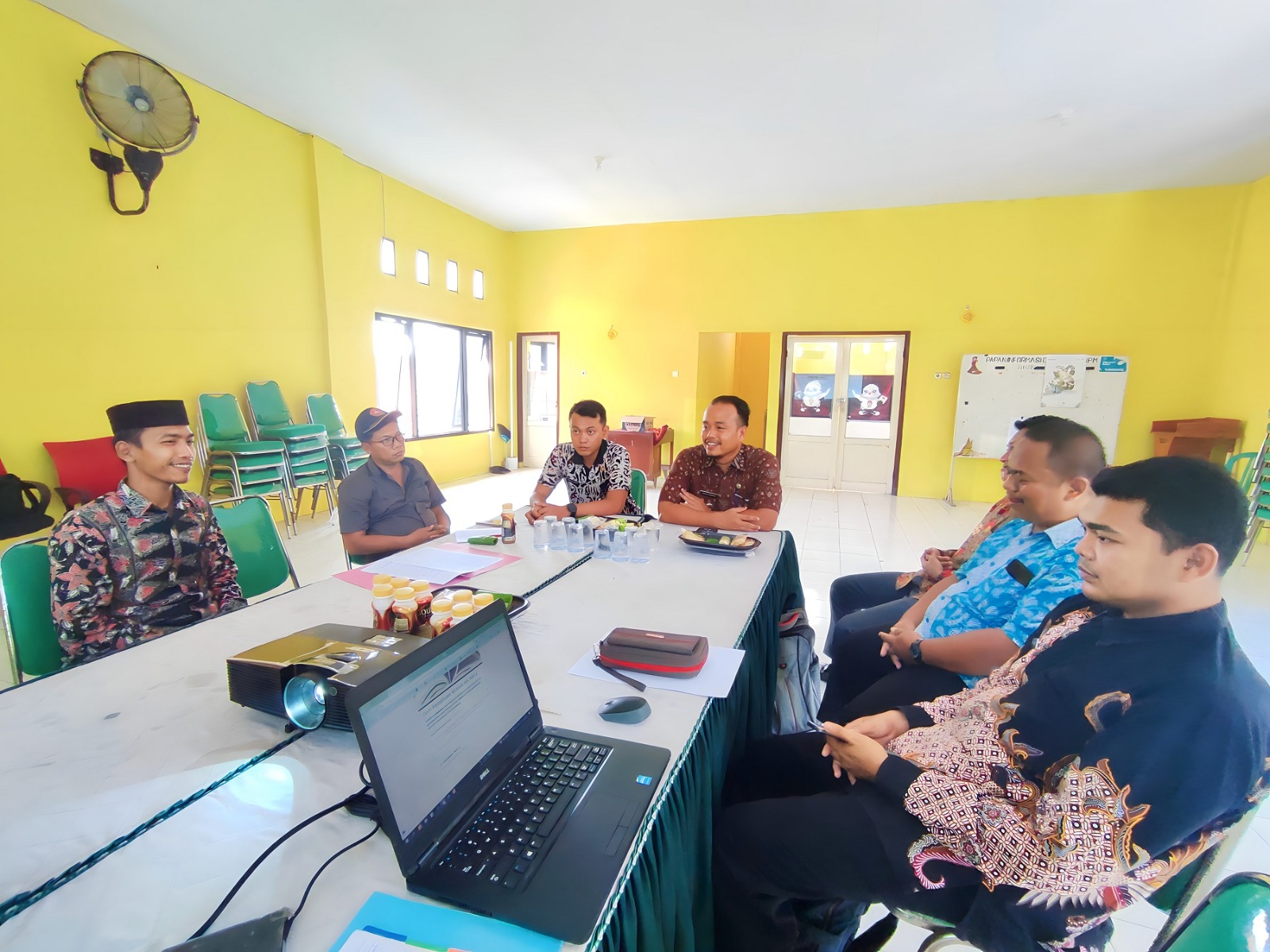 Camat Tekung Dukung Pembentukan FKIM Kecamatan untuk Optimalkan Informasi Desa