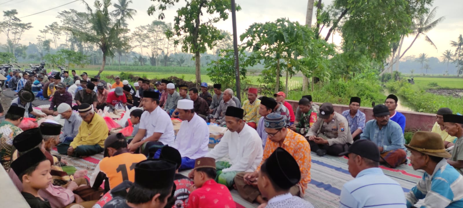 Camat Tekung dan Masyarakat Mangunsari: Bersama dalam Do'a, Bersatu dalam Harapan