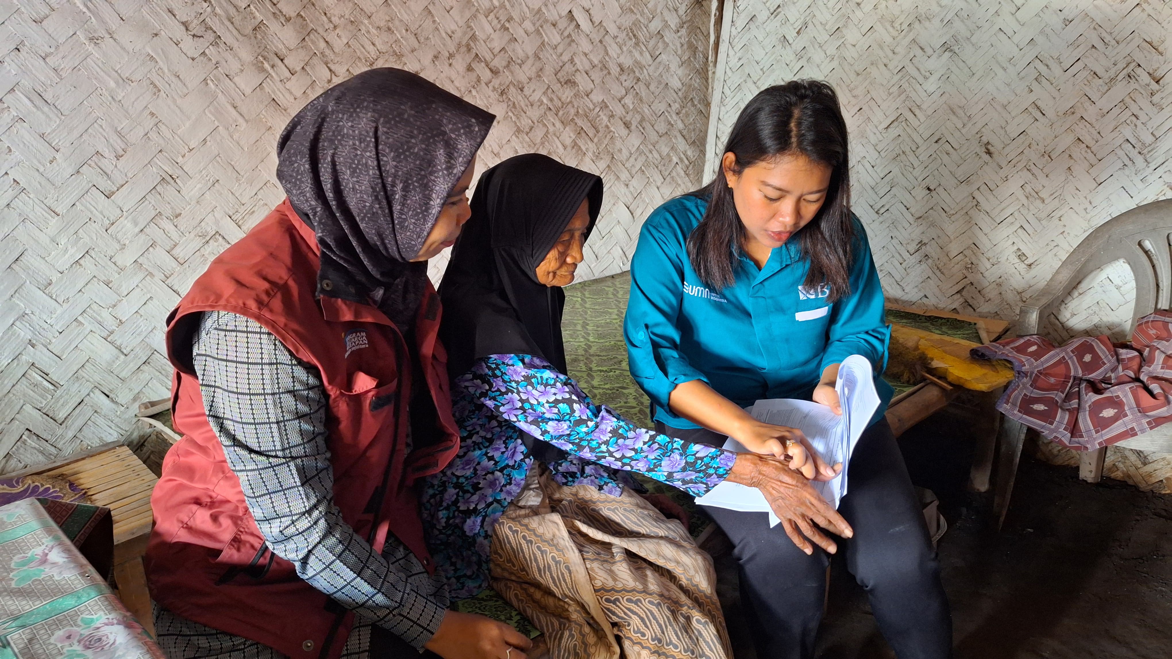 Pelayanan Prima bagi Lansia Tunggal Penerima Bansos PKH di Desa Karangbendo Lumajang